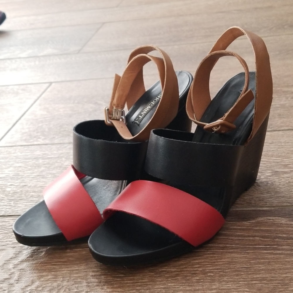 Color block wedges